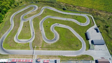 vue arérienne du circuit de clastres