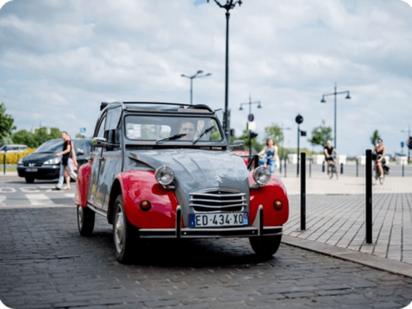 Balade en 2CV entre amis